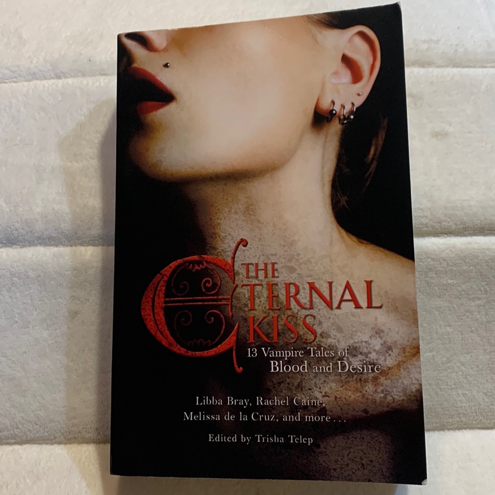 🔥4/$25🔥 Vampire. The eternal kiss. 13 tales of blood and desire. Signed copy.